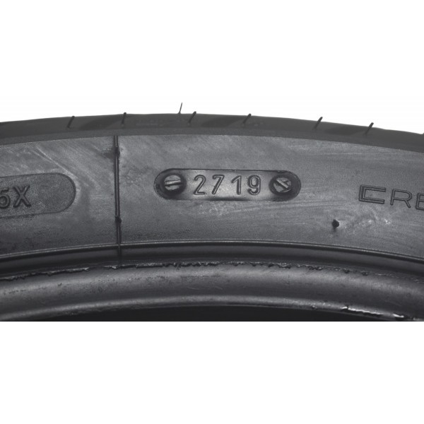 Pneu C/ Remendo Michelin 140/70-17