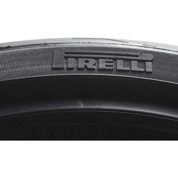 Pneu Pirelli Diablo Rosso Ill 240/45-17 C/ Detalhes