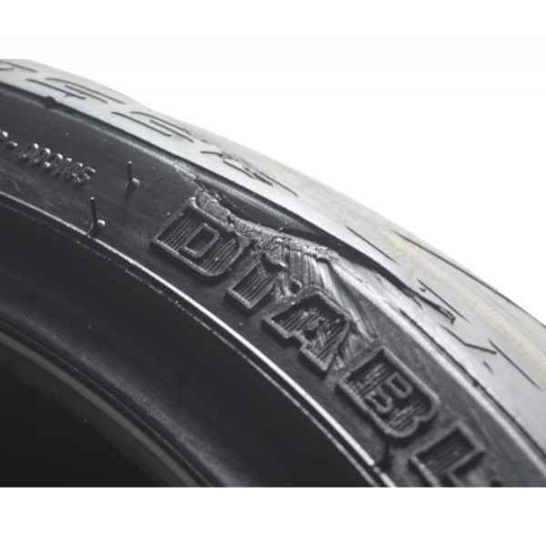 Pneu Pirelli Diablo Rosso Ill 240/45-17 C/ Detalhes