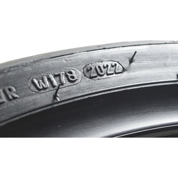 Pneu Pirelli Diablo Rosso Ill 240/45-17 C/ Detalhes